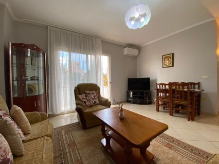 Apartament 2+1+2 me Qera , Pazari i Ri