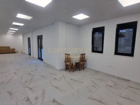 TEG - Spazio Commerciale Premium in Affitto 280m2 + 70m2 Veranda