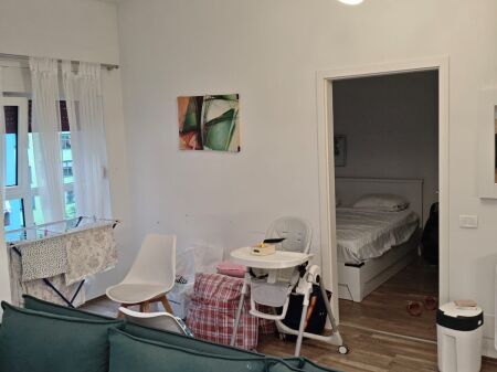 Apartament 1+1, Ali Dem!