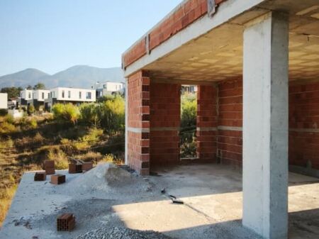 SHITET VILË ME PISHINË | RESIDENCA TËRFILI – FARKË