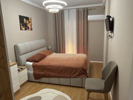 Univers City , Shitet 2+1 i mobiluar