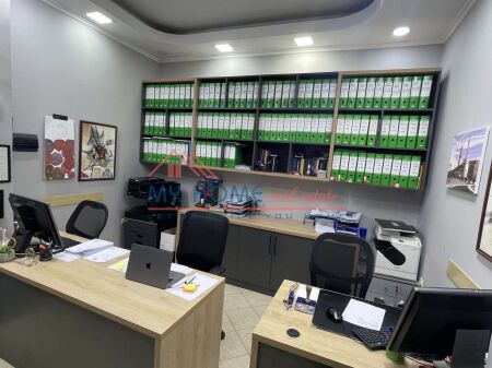 Ufficio in affitto Centro a Tirana
