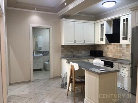 Apartament 2+2 Me Qira në Zogu i Zi, Tiranë - 700€ | 115 m²