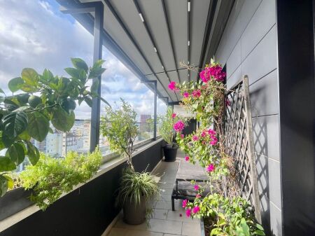 APARTAMENT 2+1 ME QIRA NE QENDER TE RRUGA