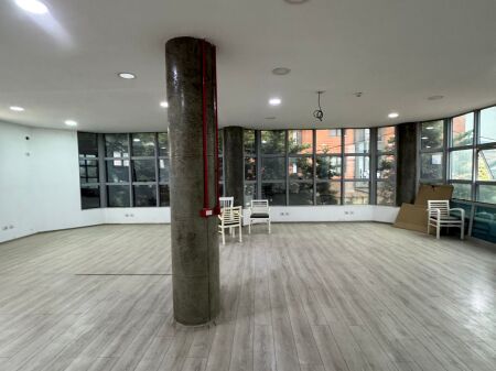 Paskuqan , Business premises for rent