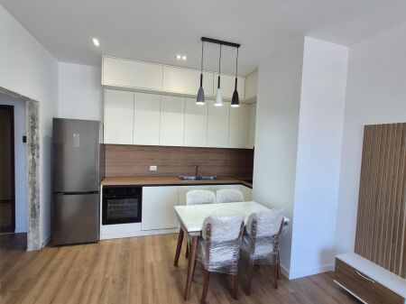 Affitto | Apartament 1 + 1 | Sheshi Shqiponja | 650 €/mese