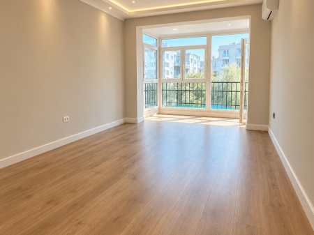 Shitet apartament te Komuna e Parisit