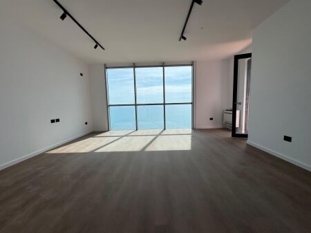 Jepet apartament me qera 1+1