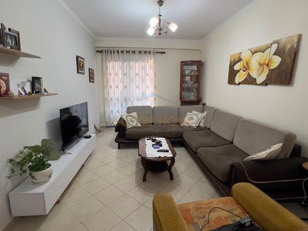 Shitet, Apartament 2+1, Fresk.