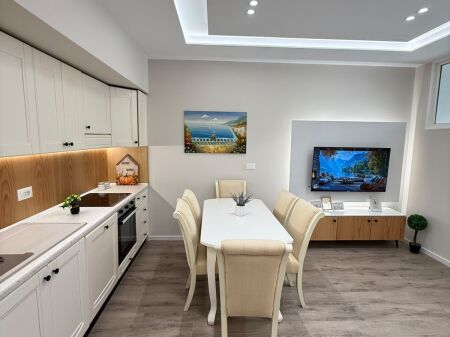 Shitet apartament 1+1 tek Pelikani