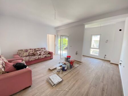 Shitet Apartament 2+1 Prane Spitalit QSUTRruga Dibres, Farmacia 10