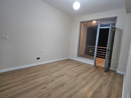 Apartament 1+1 per shitje, Rr e Kavajes, perballe Delijorgjit!
