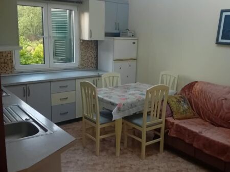 Qera | Shtëpi private 2 + 1+Bllk | Babrru | 300 €/muaj