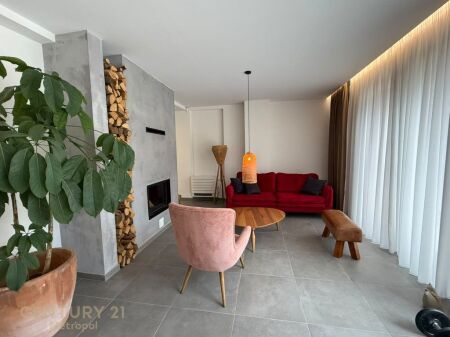 PENTHOUSE PËR SHITJE KOPSHTI BOTANIK - PRANË KODRËS SË DIELLIT 1!