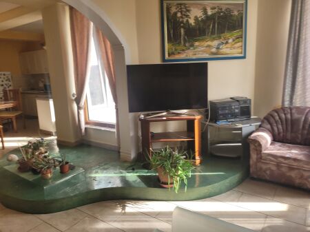 SHITET SUPER APARTAMENT  3+1– PRANË PRESIDENCËS