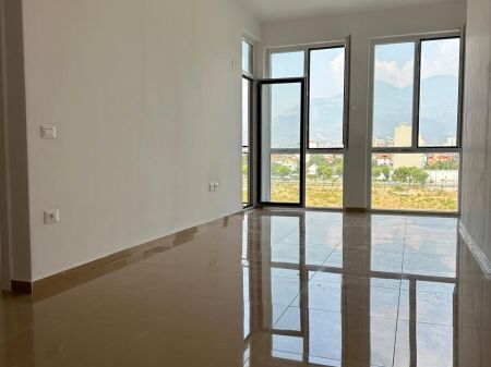 Rent | Ambjent Biznesi | Bulevardi i Ri | 600 €/month