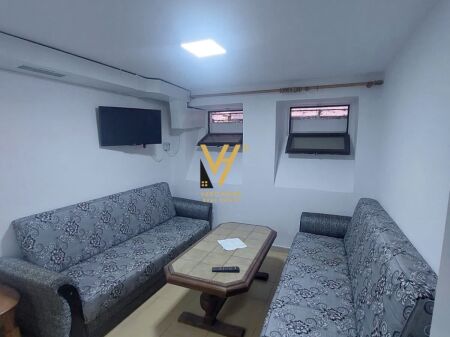 JEPET APARTAMENT 2+1 ME QERA TE BLVD.ZOGU I PARE 45.000 LEKE