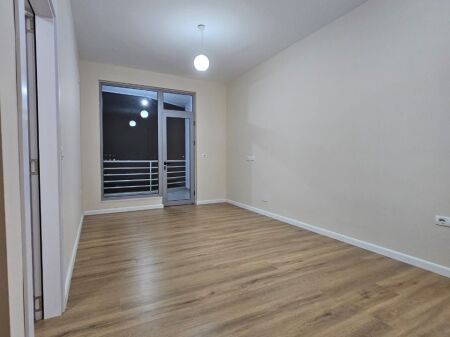 Apartament 1+1 per shitje, Rr e Kavajes, perballe Delijorgjit!

