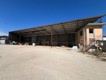 TERRENO IN AFFITTO 3000 M2+ 400M2 CAPANNONE - PASKUQAN