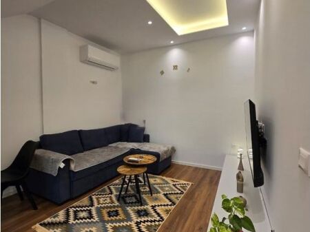 APARTAMENT 1+1 PËR QIRA – RRUGA E DURRËSIT 600 € /Muaj 55,000 Lekë /Muaj