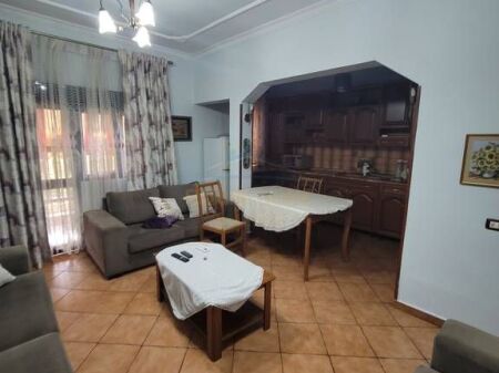 Qira,Apartament 3+1,Rruga Kongresi i Manastirit,Kinostudio,Tiranë