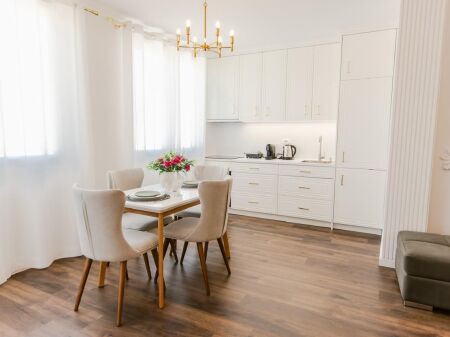 Jepet me qera apartament 1+1, mbrapa Vila-L