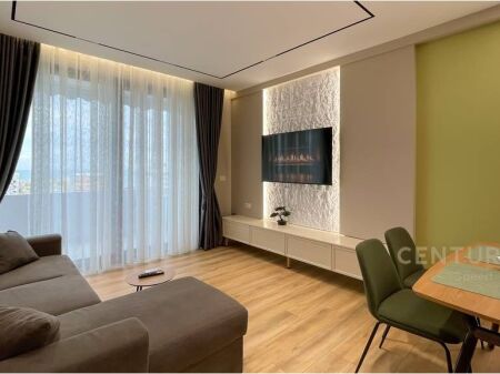APARTAMENT 2+1 PËR SHITJE ME PAMJE NGA DETI – DY NJËSI FUNKSIONALE