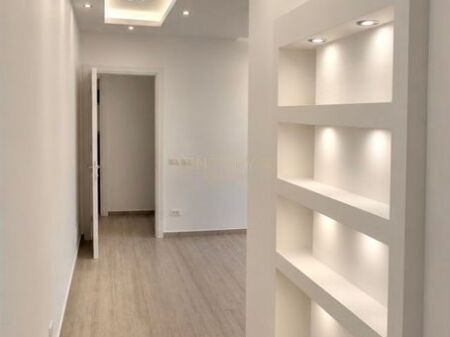 Rruga E Kosovareve - Jepet Zyre E Investuar 110m2 3 Ambjente Pune ENT151551