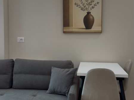 1+1 apartment for sale in the Municipality of Paris.