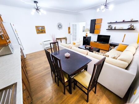 Apartament 2+1 me qera tek Garda