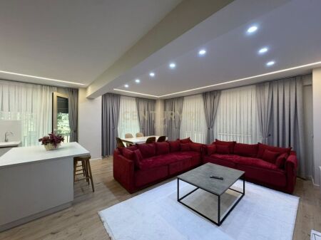 APARTAMENT MODERN PER QIRA PRANE ARENES KOMBETARE!
