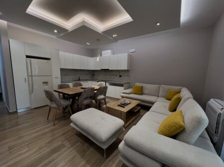 JEPET ME QIRA | APARTAMENT 2+1 ME KOPSHT – PRANË TEG
