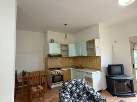 Shitet Apartament 2+1 ne Durres
