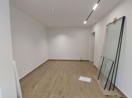 Qera | Ambjent Biznesi | Rruga Bardhyl | 500 €/muaj