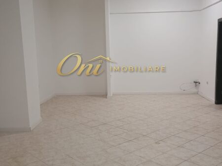 YZBERISHT NEGOZIO 55M2 IN AFFITTO