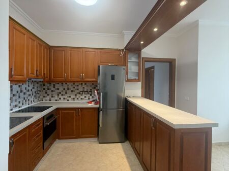Jepet me qira apartament 2+1 në Selit 55000 leke,

