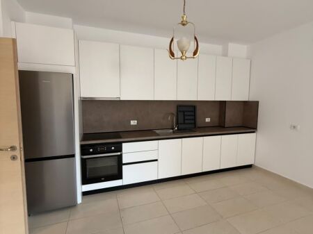 Apartament per qera 1+1 te Cavaliero