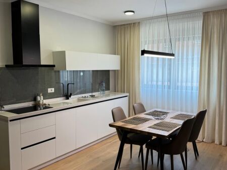 Affitto | Apartament 2 + 1+2 | Rruga e Durrësit | 1500 €/mese