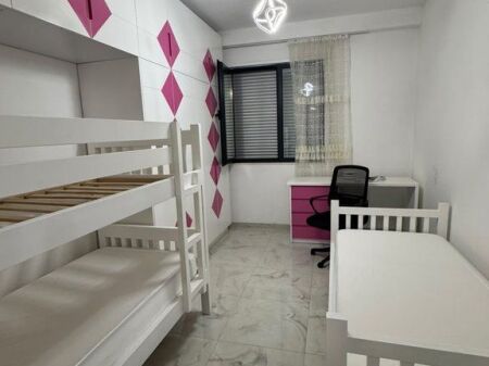 JEPET ME QIRA APARTAMENT 2+1+2 PËRBALLË UET, TEK RRUGA “XHANFIZE KEKO”!OKS151528
