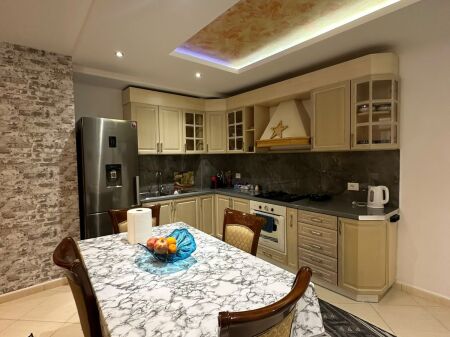 Jepet apartament 2+1 me qira te Rruga e Elbasanit