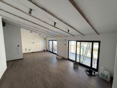 Shitet, Apartament 1+1, Shallvaret, Tiranë.