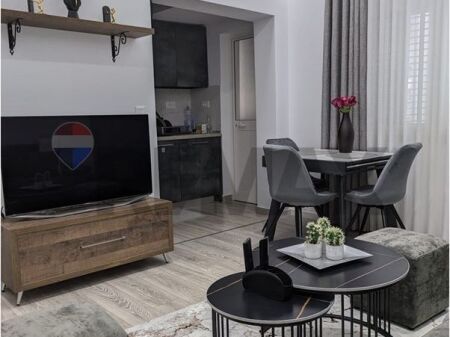Apartament 1+1 me qira te Ish Restorant Durresi!