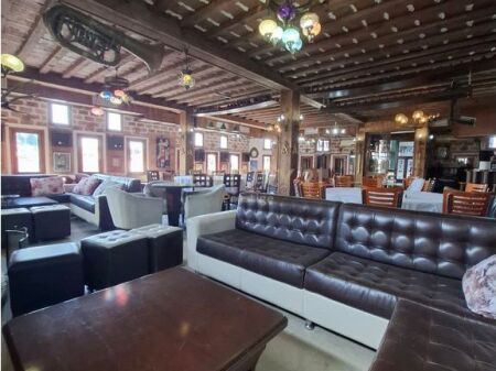 BAR-RESTORANT ME QIRA, VENDOSUR TEK RRETH-RROTULLIMI I SHKOZES!