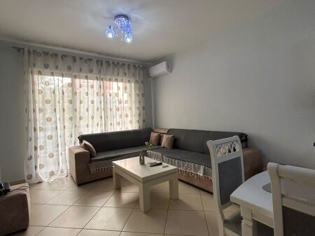 Apartament - Për Qira - Fresk, Tiranë