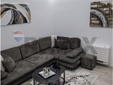 Apartament - Me Qira - Rruga Ferit Xhajko, Tiranë
