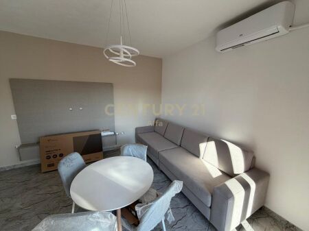 Apartament 1+1 per qira te Kompleksi Aura