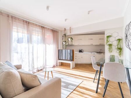 Apartament/studio me qera Pazari Ri,prane bar cafe Europe