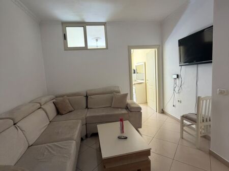 Jepet me qira apartament 2+1 ,Rrota e Kuqe, Plazh, Durrës