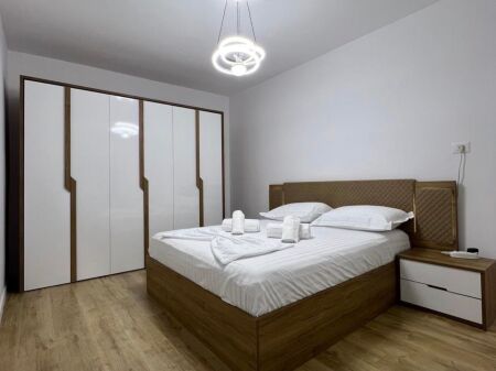 Jepet me qira apartament 2+1 te Rruga e Kavajës!