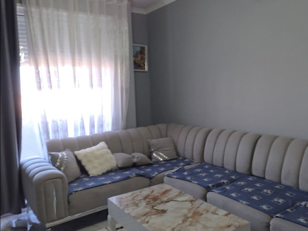 Jepet me qira apartament 2+1 përballë QSUT, Tiranë.